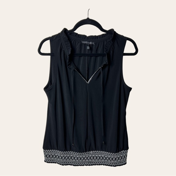 0758. WHITE HOUSE BLACK MARKET SLEEVELESS TOP SIZE SMALL BLACK/WHITE - Picture 4 of 12